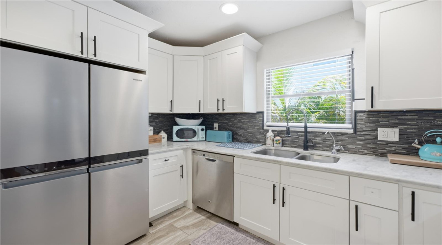 Sarasota, Florida 34234, 3 Bedroom Bedrooms, ,3 Bathroombathrooms,Residential,For Sale,Remington,0,Mfra4702395