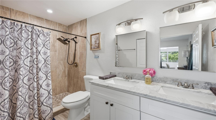 Sarasota, Florida 34234, 3 Bedroom Bedrooms, ,3 Bathroombathrooms,Residential,For Sale,Remington,0,Mfra4702395