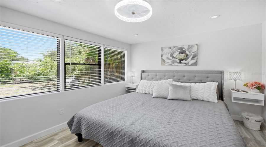 Sarasota, Florida 34234, 3 Bedroom Bedrooms, ,3 Bathroombathrooms,Residential,For Sale,Remington,0,Mfra4702395