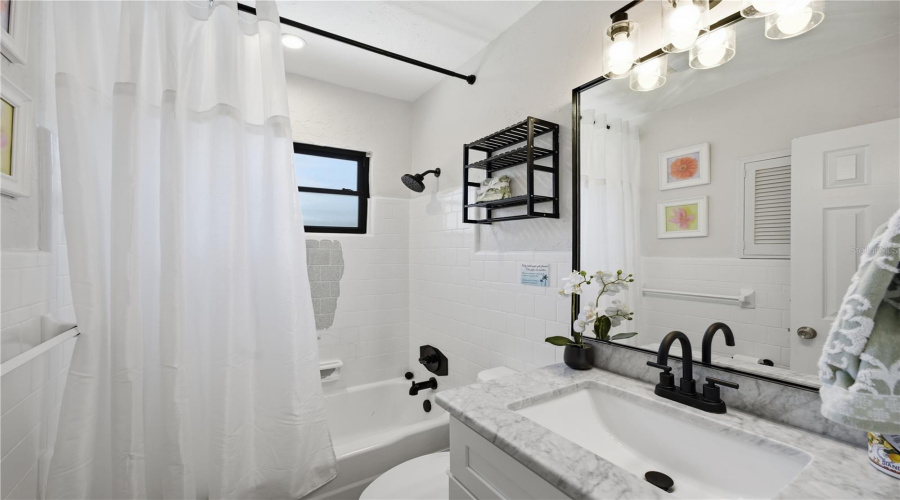 Sarasota, Florida 34234, 3 Bedroom Bedrooms, ,3 Bathroombathrooms,Residential,For Sale,Remington,0,Mfra4702395