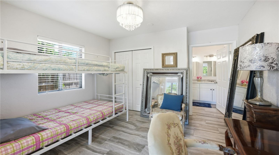 Sarasota, Florida 34234, 3 Bedroom Bedrooms, ,3 Bathroombathrooms,Residential,For Sale,Remington,0,Mfra4702395