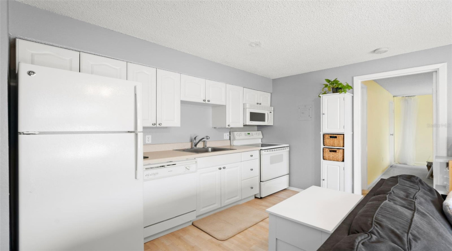 Clearwater, Florida 33764, 1 Bedroom Bedrooms, ,1 Bathroombathrooms,Residential,For Sale,Bay,0,Mfrtb8524380