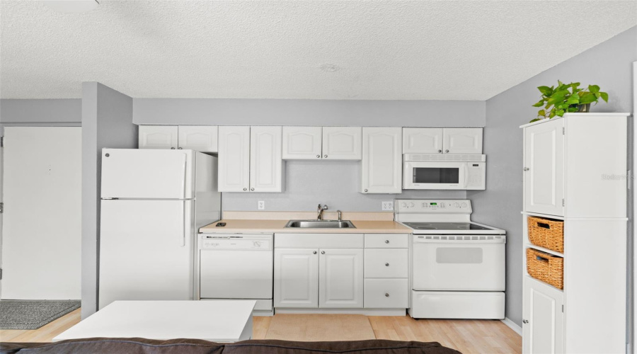 Clearwater, Florida 33764, 1 Bedroom Bedrooms, ,1 Bathroombathrooms,Residential,For Sale,Bay,0,Mfrtb8524380