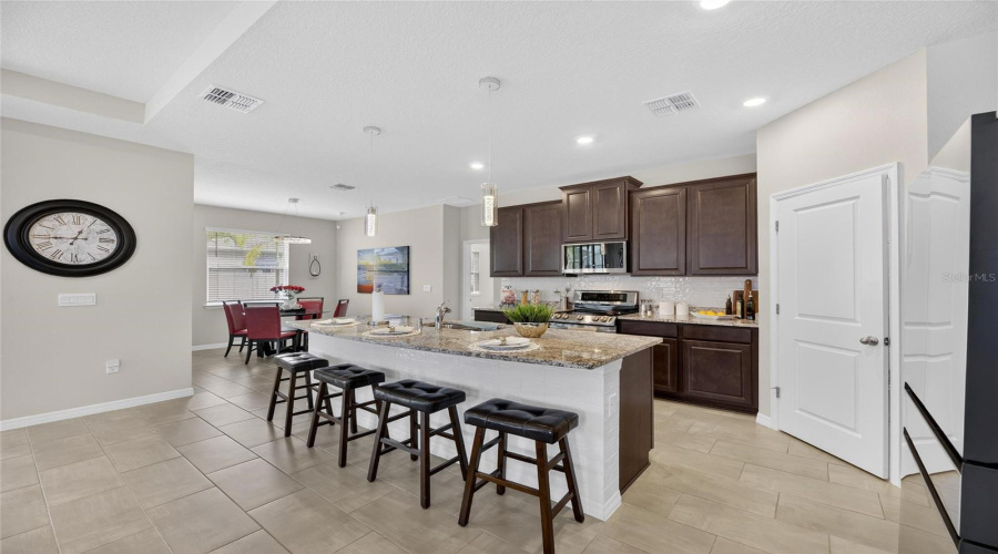 Ruskin, Florida 33570, 4 Bedroom Bedrooms, ,3 Bathroombathrooms,Residential,For Sale,6Th,0,Mfrtb8481858