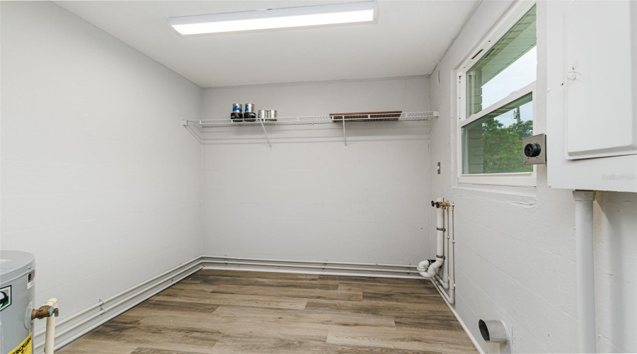Lakeland, Florida 33801, 3 Bedroom Bedrooms, ,1 Bathroombathrooms,Residential,For Sale,Idlewild,0,Mfrl4964529