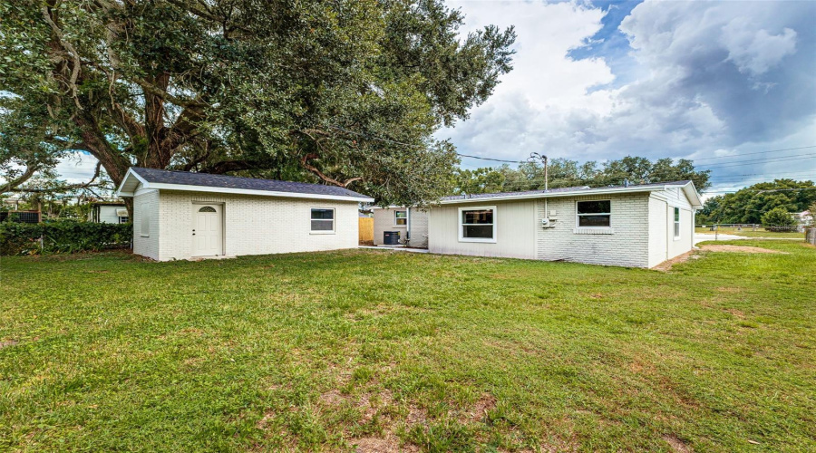 Lakeland, Florida 33801, 3 Bedroom Bedrooms, ,1 Bathroombathrooms,Residential,For Sale,Idlewild,0,Mfrl4964529