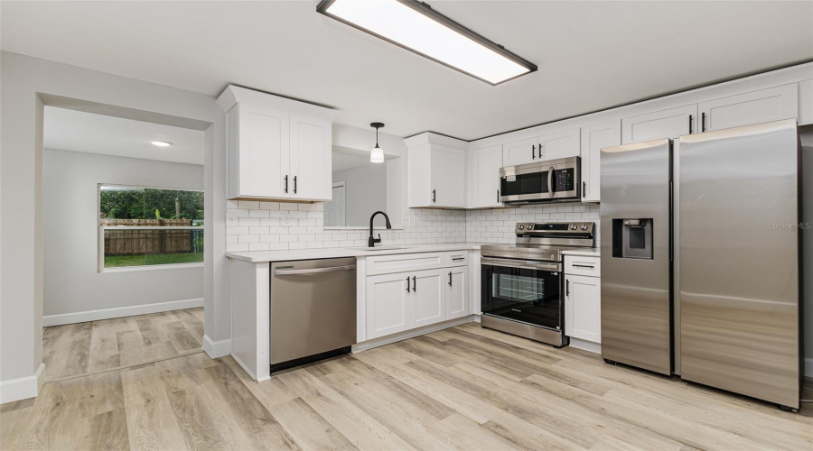 Lakeland, Florida 33801, 3 Bedroom Bedrooms, ,1 Bathroombathrooms,Residential,For Sale,Idlewild,0,Mfrl4964529