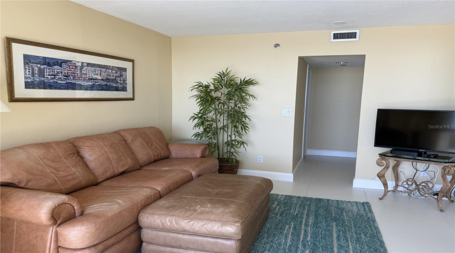 Bedroom 2/Den