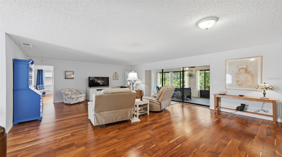 Sun City Center, Florida 33573, 2 Bedroom Bedrooms, ,2 Bathroombathrooms,Residential,For Sale,New Bedford,0,Mfrtb8542835