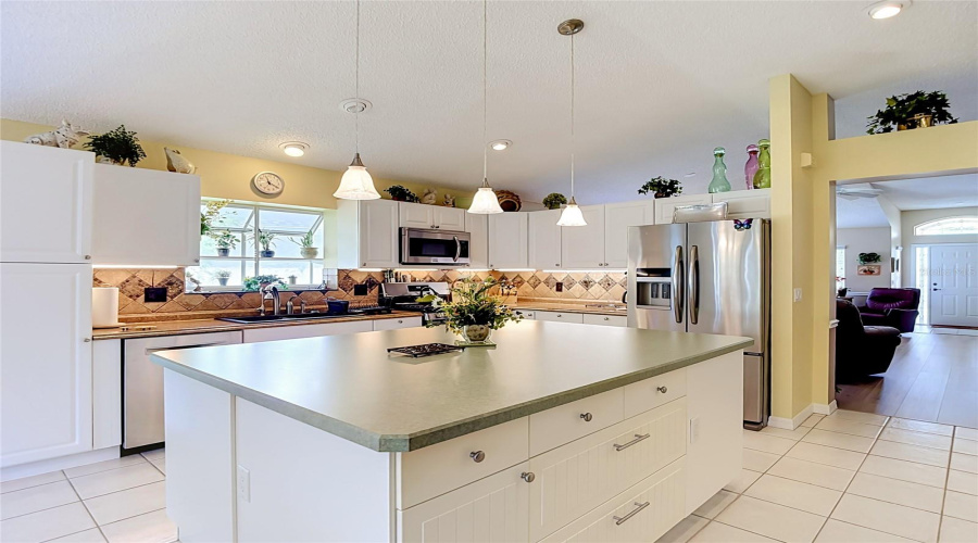 New Port Richey, Florida 34655, 3 Bedroom Bedrooms, ,2 Bathroombathrooms,Residential,For Sale,Craighurst,0,Mfrtb8526609