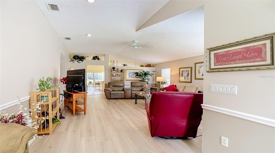 New Port Richey, Florida 34655, 3 Bedroom Bedrooms, ,2 Bathroombathrooms,Residential,For Sale,Craighurst,0,Mfrtb8526609