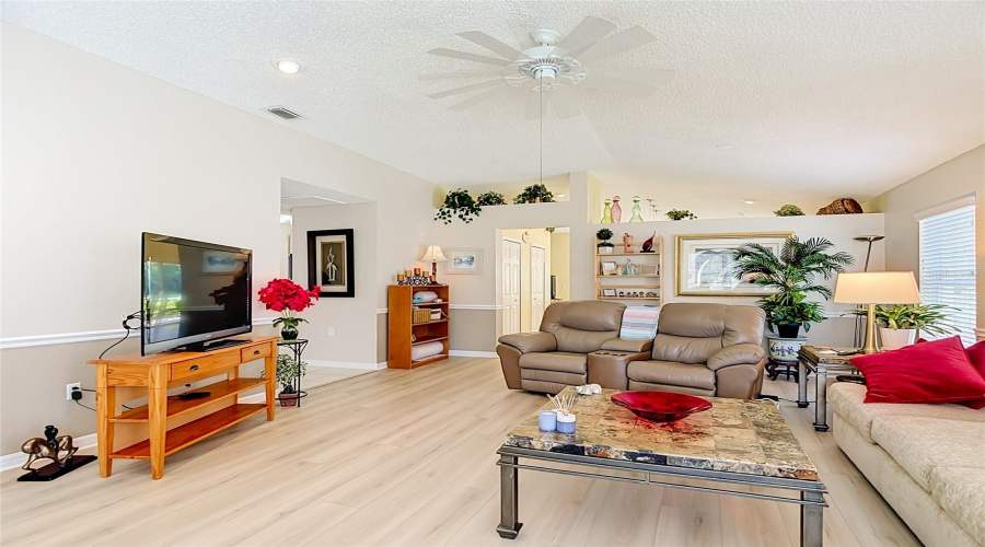 New Port Richey, Florida 34655, 3 Bedroom Bedrooms, ,2 Bathroombathrooms,Residential,For Sale,Craighurst,0,Mfrtb8526609