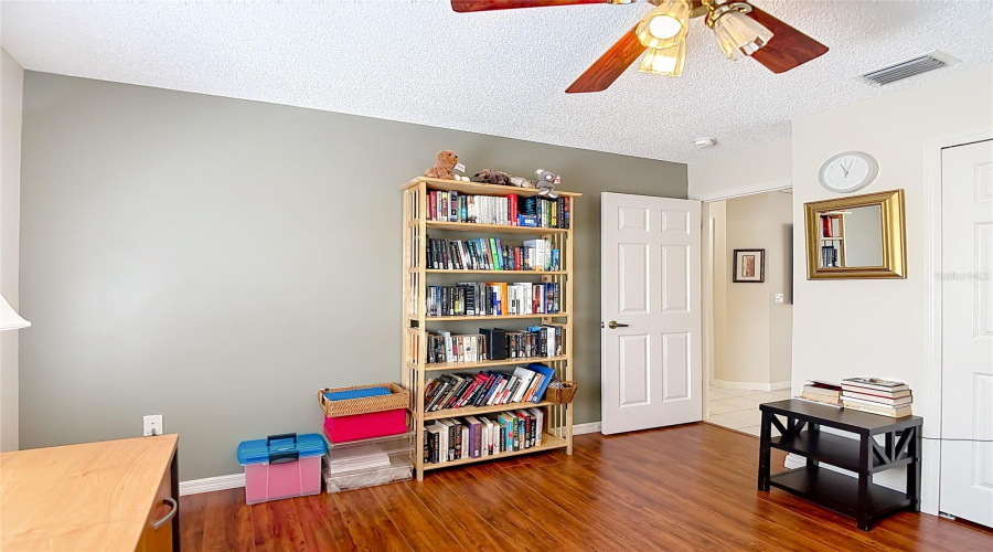 New Port Richey, Florida 34655, 3 Bedroom Bedrooms, ,2 Bathroombathrooms,Residential,For Sale,Craighurst,0,Mfrtb8526609
