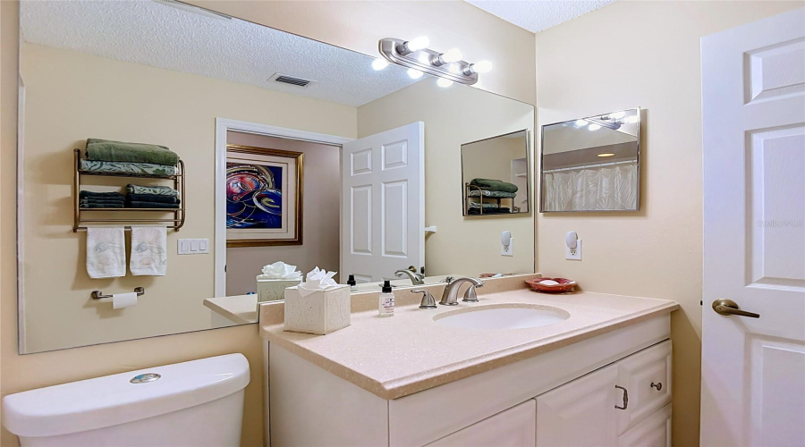 New Port Richey, Florida 34655, 3 Bedroom Bedrooms, ,2 Bathroombathrooms,Residential,For Sale,Craighurst,0,Mfrtb8526609