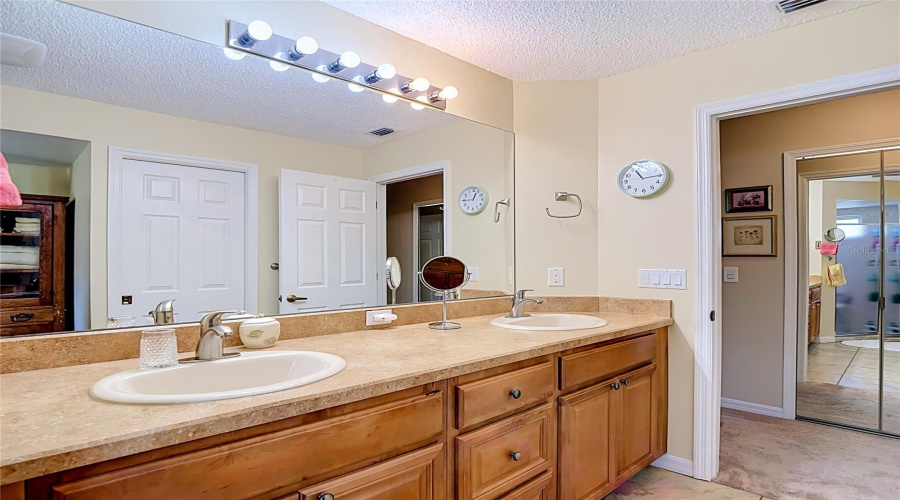 New Port Richey, Florida 34655, 3 Bedroom Bedrooms, ,2 Bathroombathrooms,Residential,For Sale,Craighurst,0,Mfrtb8526609