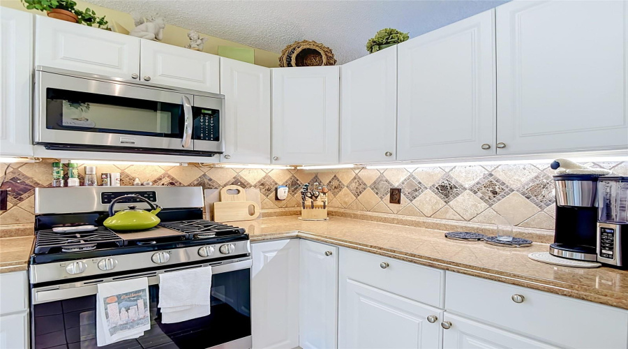 New Port Richey, Florida 34655, 3 Bedroom Bedrooms, ,2 Bathroombathrooms,Residential,For Sale,Craighurst,0,Mfrtb8526609