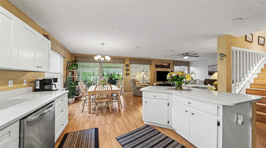 Tampa, Florida 33624, 3 Bedroom Bedrooms, ,2 Bathroombathrooms,Residential,For Sale,Corvette,0,Mfrtb8541754