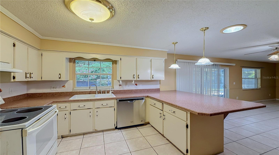 Ocala, Florida 34479, 3 Bedroom Bedrooms, ,2 Bathroombathrooms,Residential,For Sale,32Nd,0,Mfro6436696