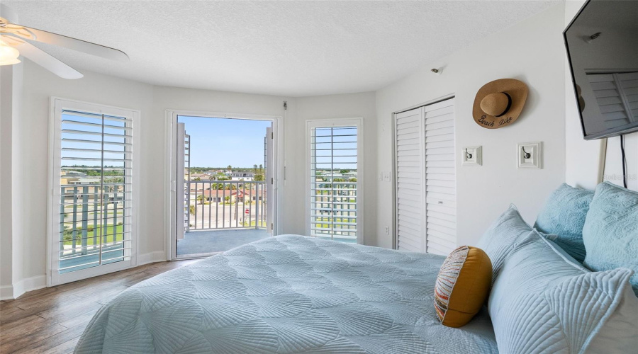 2Nd Bedroom Balcony And Wi Closet