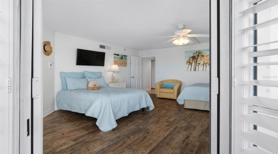Redington Shores, Florida 33708, 2 Bedroom Bedrooms, ,2 Bathroombathrooms,Residential,For Sale,Gulf,0,Mfrtb8540034