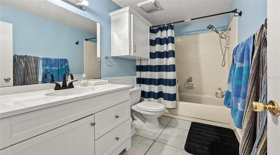 Tampa, Florida 33618, 3 Bedroom Bedrooms, ,2 Bathroombathrooms,Residential,For Sale,Laurel Dale,0,Mfrtb8515914
