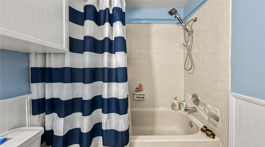 Tampa, Florida 33618, 3 Bedroom Bedrooms, ,2 Bathroombathrooms,Residential,For Sale,Laurel Dale,0,Mfrtb8515914