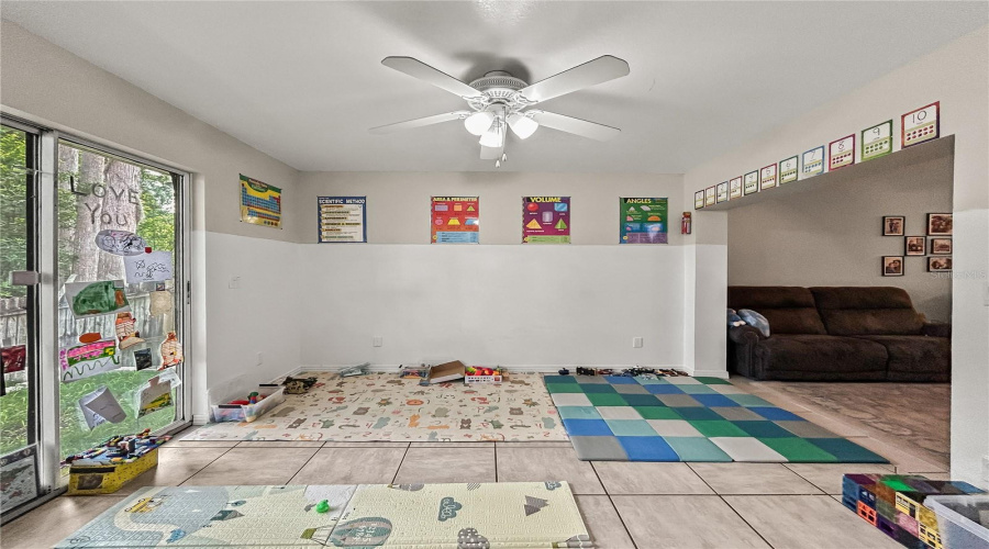 Tampa, Florida 33618, 3 Bedroom Bedrooms, ,2 Bathroombathrooms,Residential,For Sale,Laurel Dale,0,Mfrtb8515914