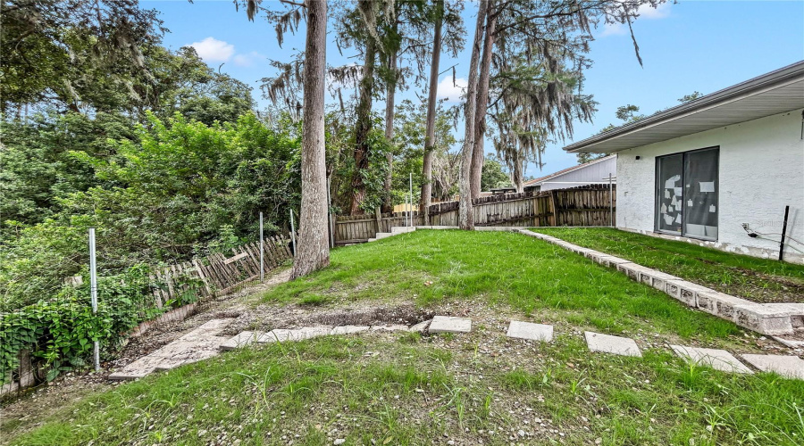 Tampa, Florida 33618, 3 Bedroom Bedrooms, ,2 Bathroombathrooms,Residential,For Sale,Laurel Dale,0,Mfrtb8515914