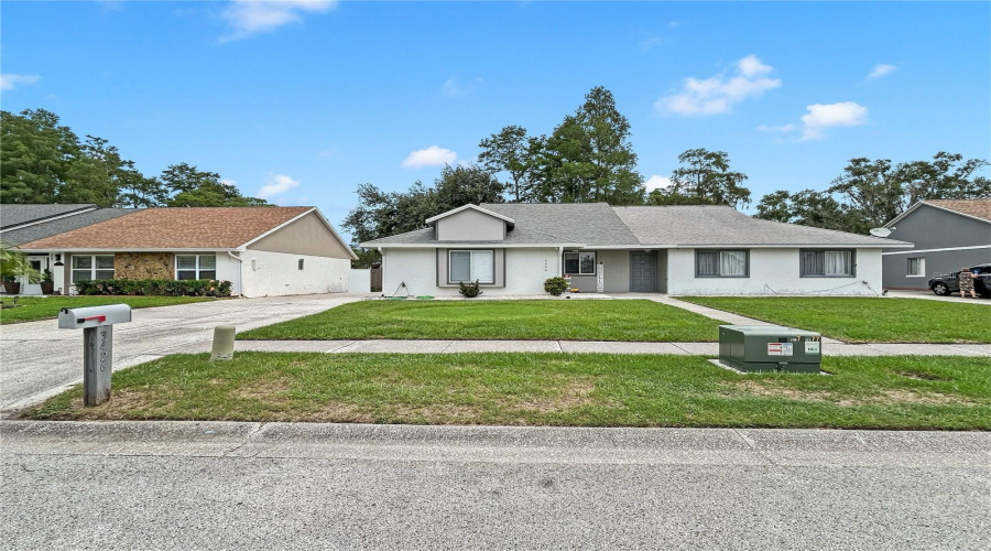 Tampa, Florida 33618, 3 Bedroom Bedrooms, ,2 Bathroombathrooms,Residential,For Sale,Laurel Dale,0,Mfrtb8515914