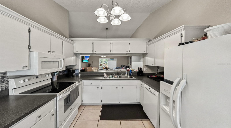 Tampa, Florida 33618, 3 Bedroom Bedrooms, ,2 Bathroombathrooms,Residential,For Sale,Laurel Dale,0,Mfrtb8515914