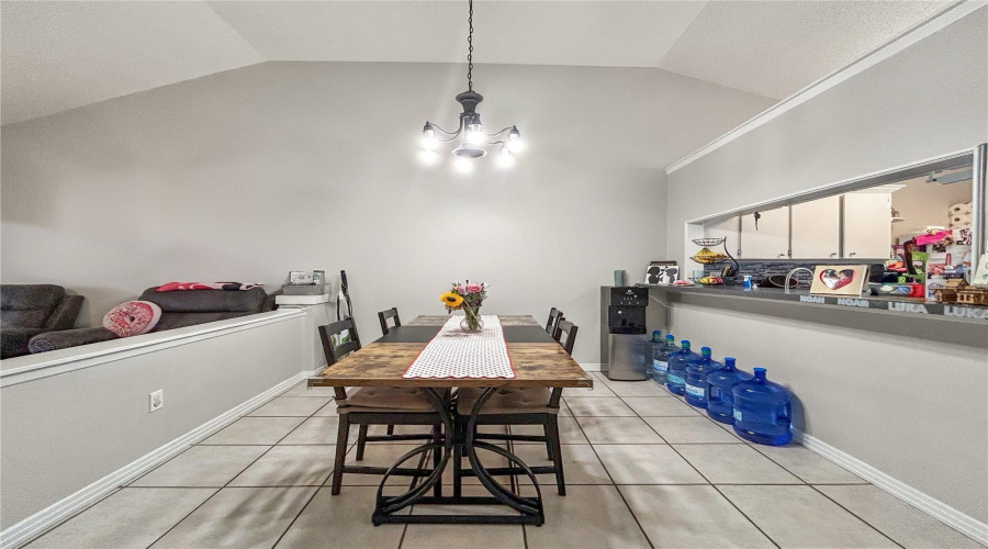 Tampa, Florida 33618, 3 Bedroom Bedrooms, ,2 Bathroombathrooms,Residential,For Sale,Laurel Dale,0,Mfrtb8515914