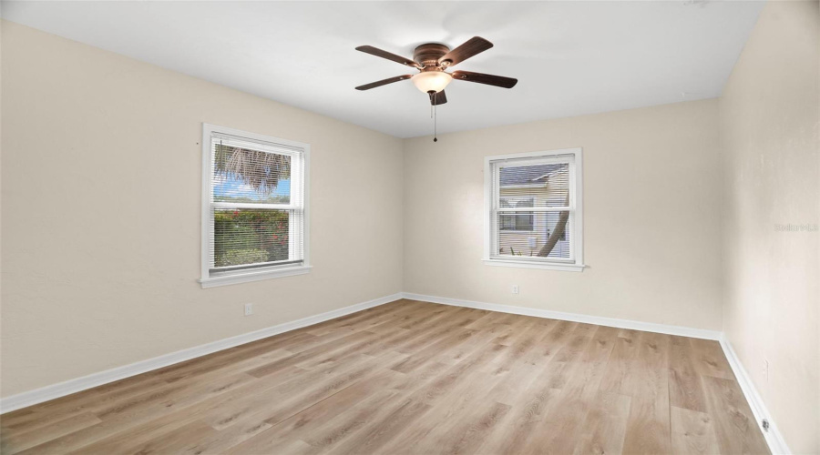 St Petersburg, Florida 33704, 3 Bedroom Bedrooms, ,1 Bathroombathrooms,Residential,For Sale,37Th,0,Mfro6426583