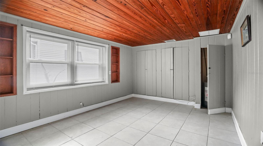 St Petersburg, Florida 33704, 3 Bedroom Bedrooms, ,1 Bathroombathrooms,Residential,For Sale,37Th,0,Mfro6426583