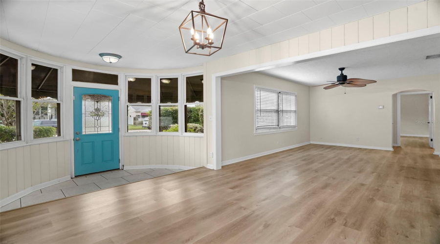St Petersburg, Florida 33704, 3 Bedroom Bedrooms, ,1 Bathroombathrooms,Residential,For Sale,37Th,0,Mfro6426583