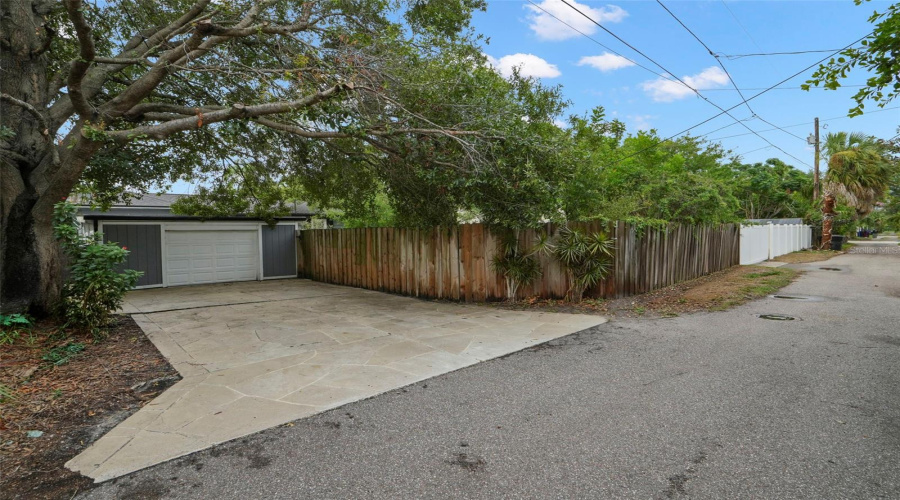 St Petersburg, Florida 33704, 3 Bedroom Bedrooms, ,1 Bathroombathrooms,Residential,For Sale,37Th,0,Mfro6426583