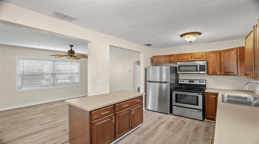 St Petersburg, Florida 33704, 3 Bedroom Bedrooms, ,1 Bathroombathrooms,Residential,For Sale,37Th,0,Mfro6426583