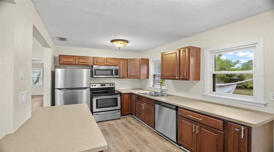 St Petersburg, Florida 33704, 3 Bedroom Bedrooms, ,1 Bathroombathrooms,Residential,For Sale,37Th,0,Mfro6426583