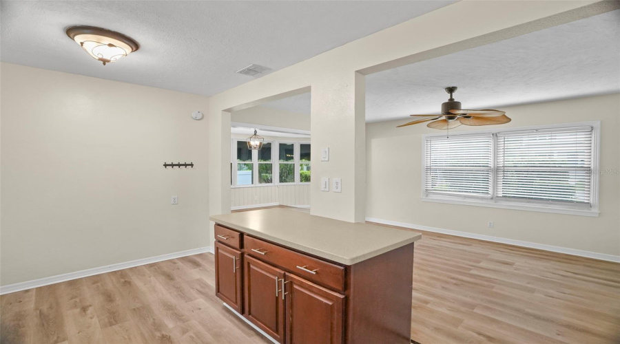 St Petersburg, Florida 33704, 3 Bedroom Bedrooms, ,1 Bathroombathrooms,Residential,For Sale,37Th,0,Mfro6426583