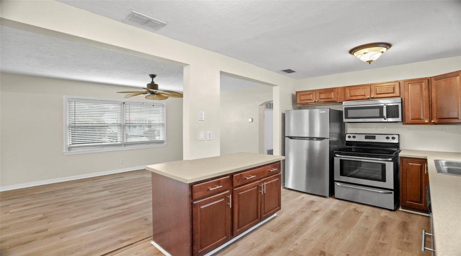 St Petersburg, Florida 33704, 3 Bedroom Bedrooms, ,1 Bathroombathrooms,Residential,For Sale,37Th,0,Mfro6426583