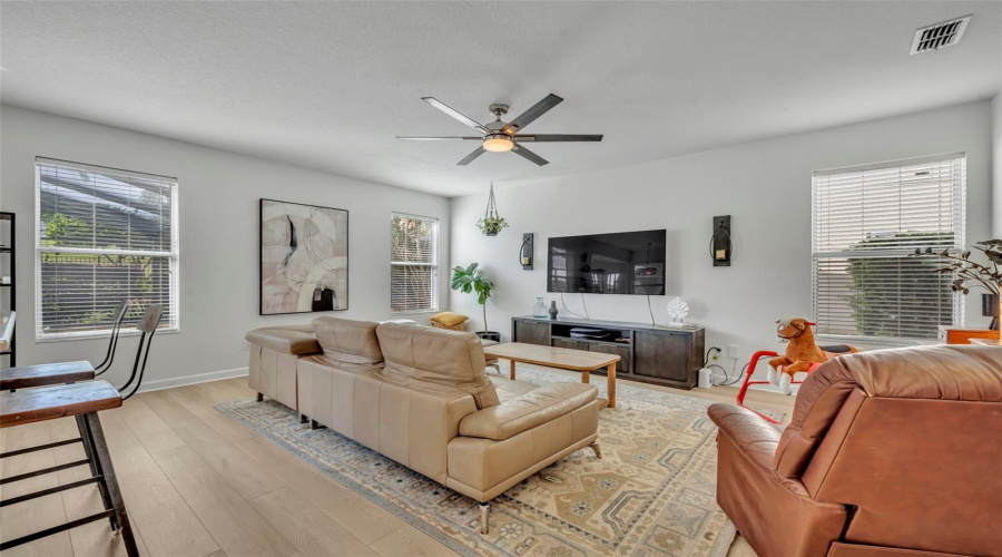 Mount Dora, Florida 32757, 4 Bedroom Bedrooms, ,2 Bathroombathrooms,Residential,For Sale,Natoma Blvd,0,Mfro6404893
