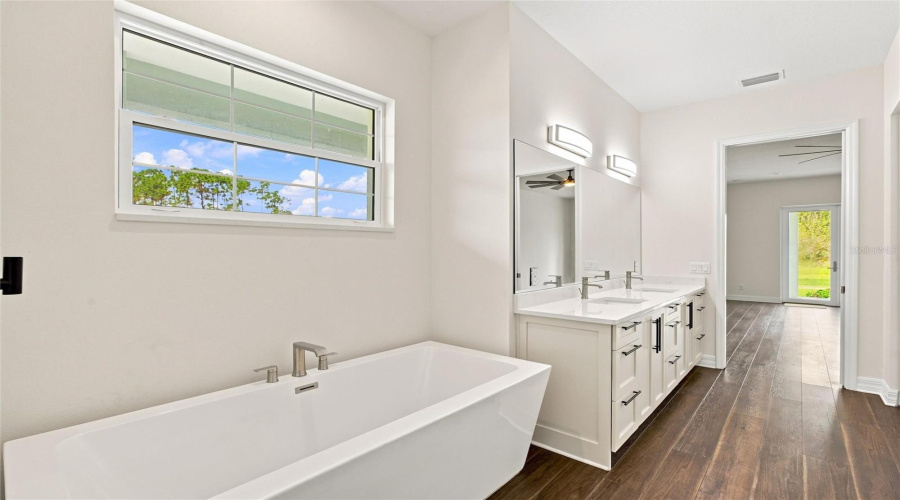North Port, Florida 34291, 3 Bedroom Bedrooms, ,3 Bathroombathrooms,Residential,For Sale,Tropicaire,0,Mfra4702274