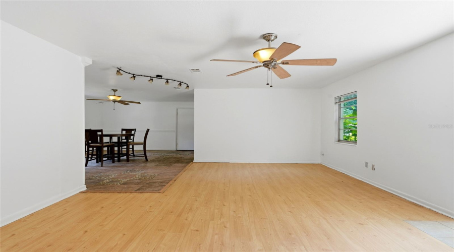 Gainesville, Florida 32605, 3 Bedroom Bedrooms, ,2 Bathroombathrooms,Residential,For Sale,48Th,0,Mfrgc542587