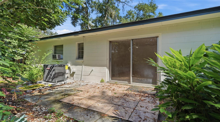 Gainesville, Florida 32605, 3 Bedroom Bedrooms, ,2 Bathroombathrooms,Residential,For Sale,48Th,0,Mfrgc542587
