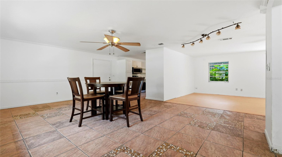 Gainesville, Florida 32605, 3 Bedroom Bedrooms, ,2 Bathroombathrooms,Residential,For Sale,48Th,0,Mfrgc542587