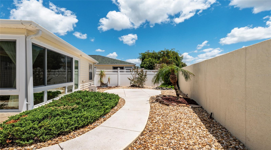 The Villages, Florida 32162, 2 Bedroom Bedrooms, ,2 Bathroombathrooms,Residential,For Sale,Azteca,0,Mfrg5113381