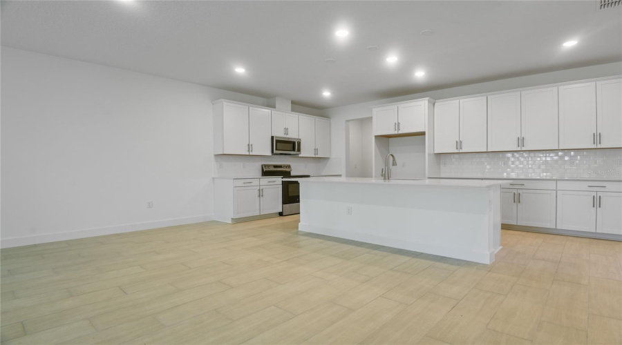 Weeki Wachee, Florida 34613, 3 Bedroom Bedrooms, ,2 Bathroombathrooms,Residential,For Sale,Players,0,Mfrs5118973