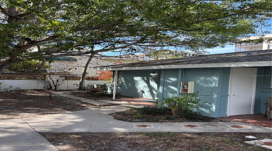 Sarasota, Florida 34236, 1 Bedroom Bedrooms, ,1 Bathroombathrooms,Residential,For Sale,Roosevelt,0,Mfra4651143