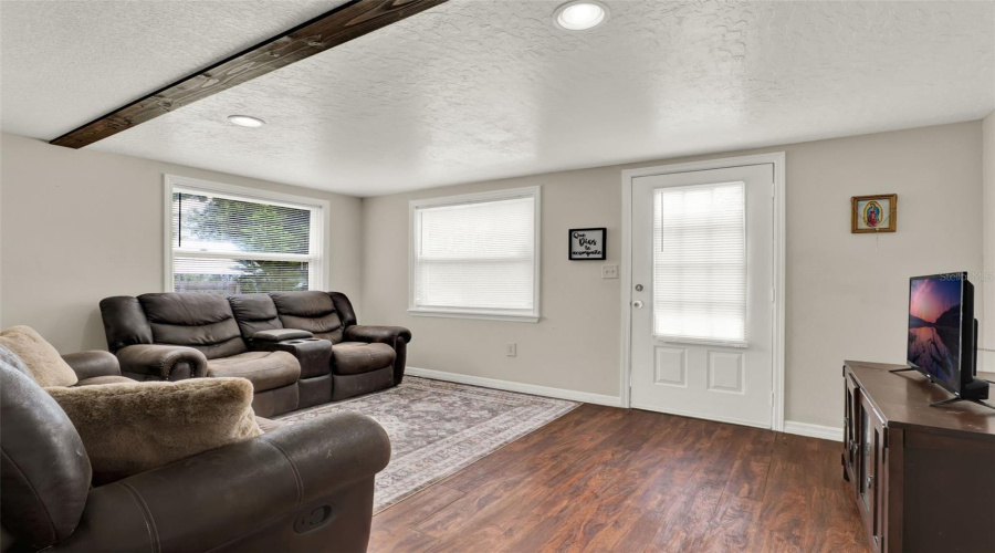 Sorrento, Florida 32776, 3 Bedroom Bedrooms, ,2 Bathroombathrooms,Residential,For Sale,Orange,0,Mfro6432836