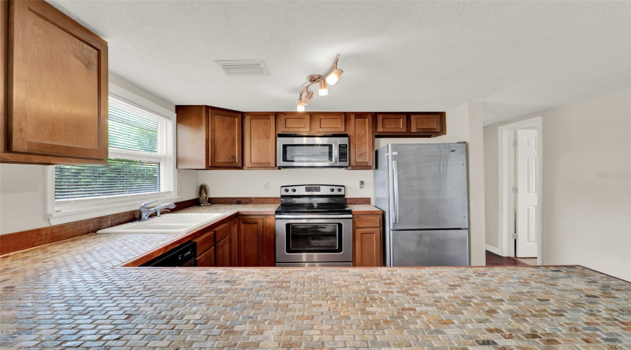 Sorrento, Florida 32776, 3 Bedroom Bedrooms, ,2 Bathroombathrooms,Residential,For Sale,Orange,0,Mfro6432836