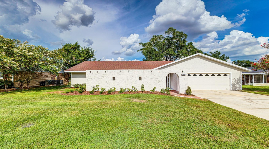 Lakeland, Florida 33813, 4 Bedroom Bedrooms, ,2 Bathroombathrooms,Residential,For Sale,Kimball,0,Mfrl4964235